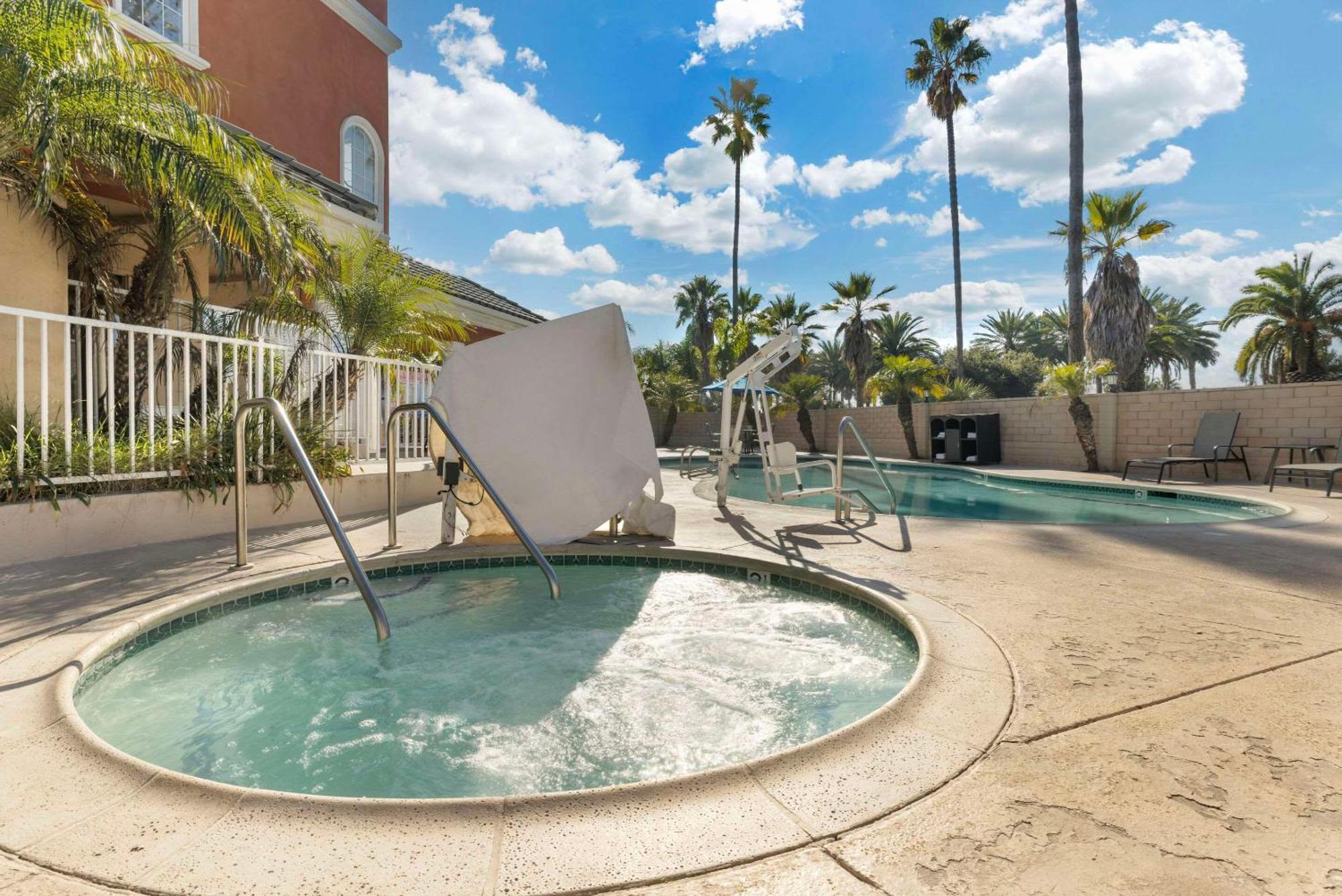 Comfort Suites Oceanside Camp Pendleton Area Buitenkant foto